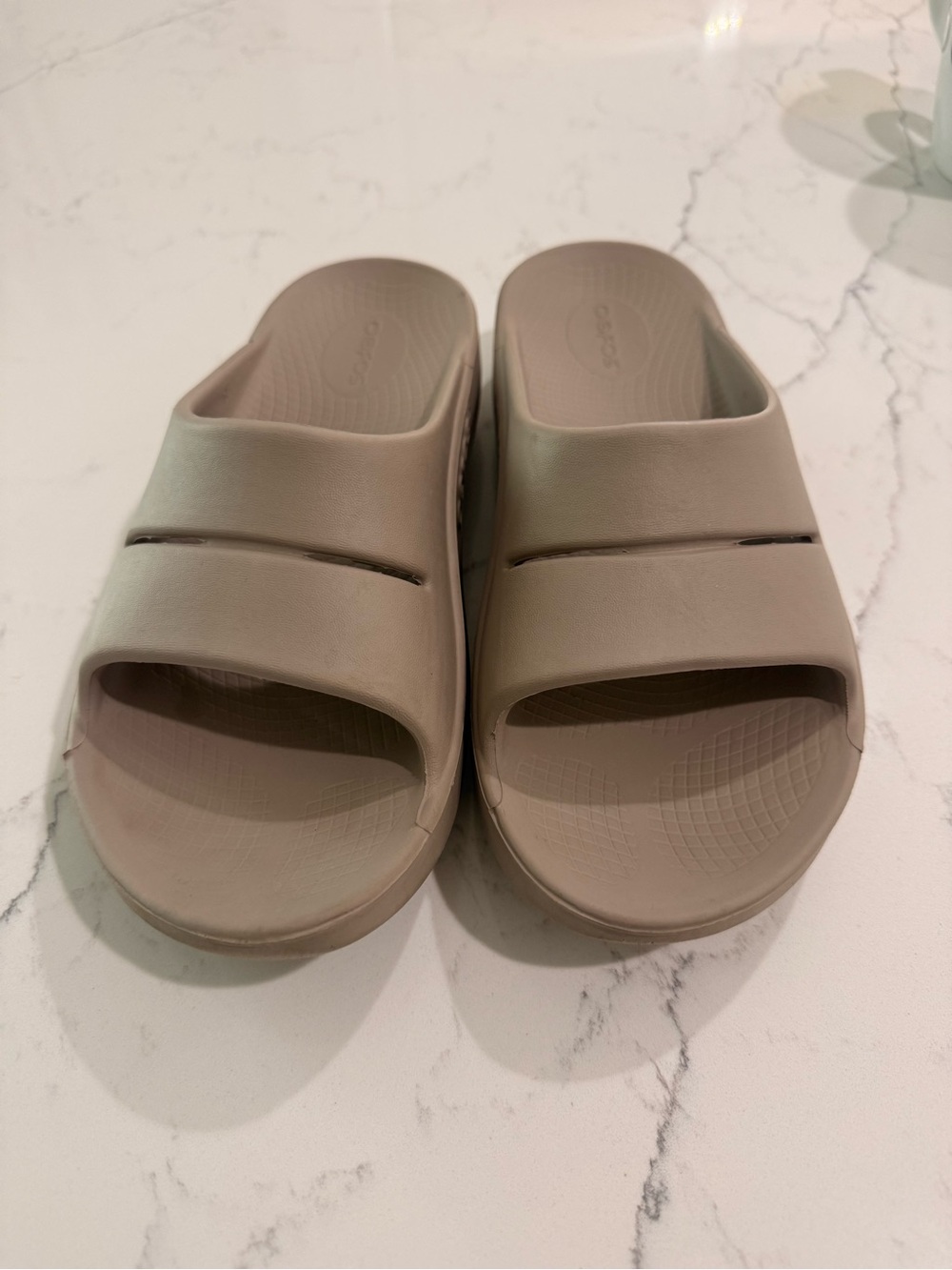 Oofos tan slide sz 39-M6, W8